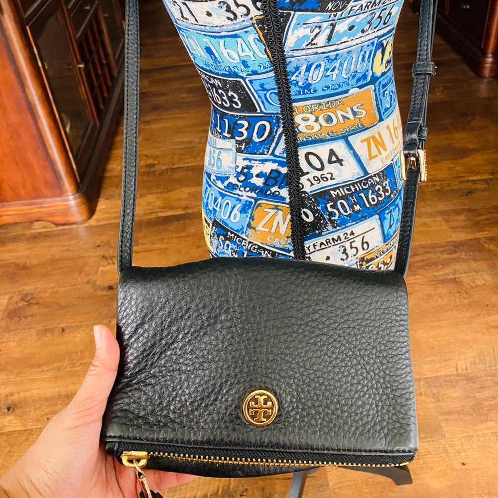SOLD OUT. Tory burch crossbody bag. SOLD out!